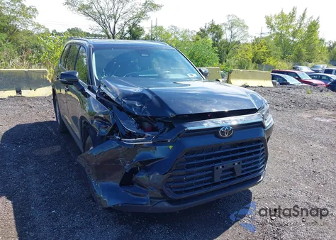 2024 Toyota Grand Highlander Xle z USA, uszkodzony, nr VIN 5TDAAAB5XRS048146